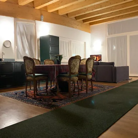 White House * Aosta